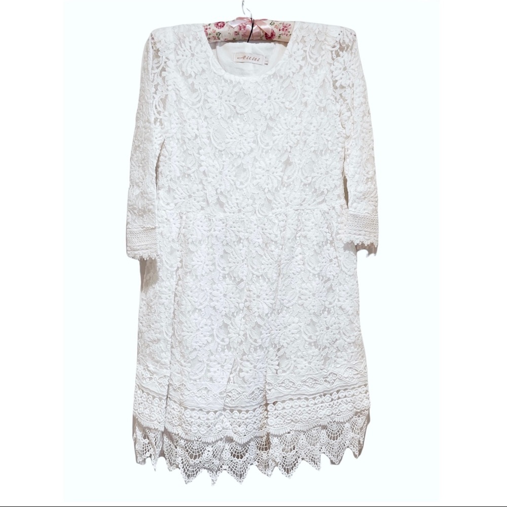 Retro lace dress, wedding dress. Size runs small / size L